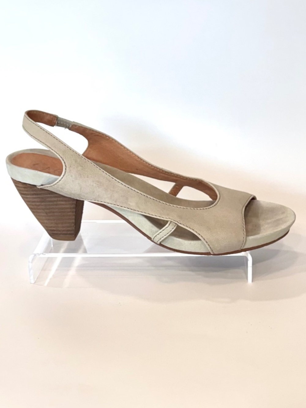 Women's Size 11 Shoes, Sachelle For Antropology, Pale Taupe Suede, Open Toe